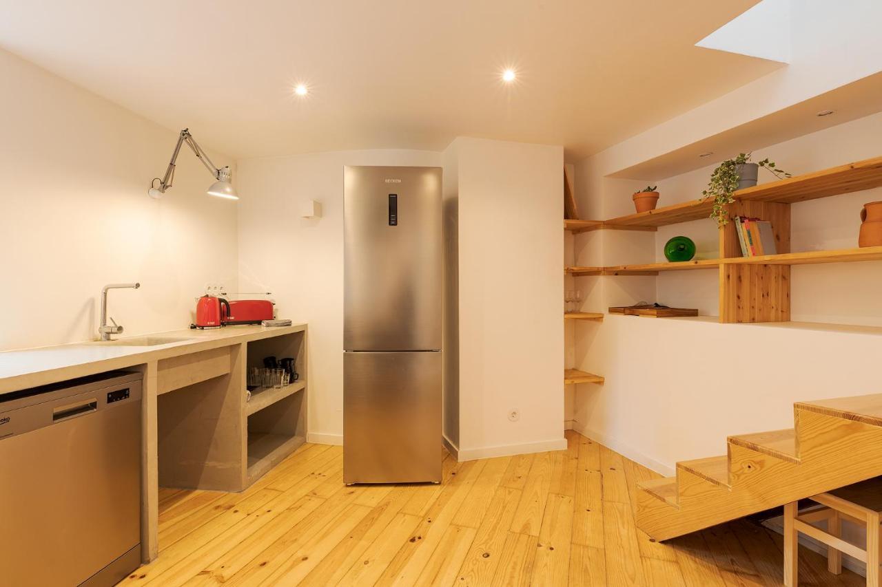 The Yellow House Spacious Duplex In Prazeres District Lisboa Extérieur photo