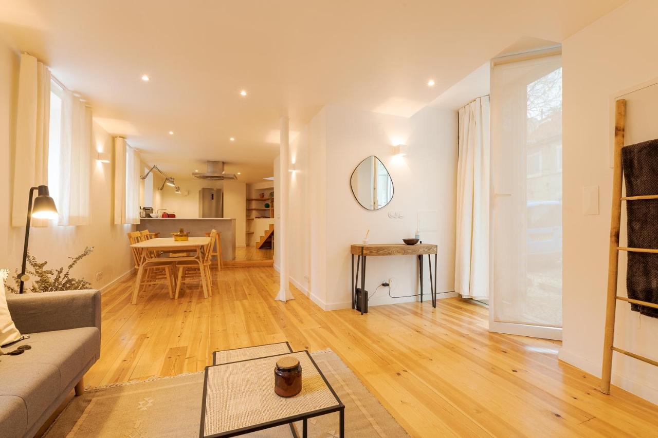 The Yellow House Spacious Duplex In Prazeres District Lisboa Extérieur photo