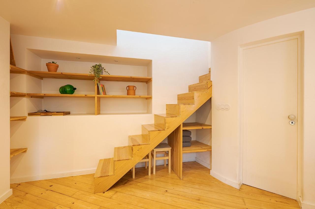 The Yellow House Spacious Duplex In Prazeres District Lisboa Extérieur photo